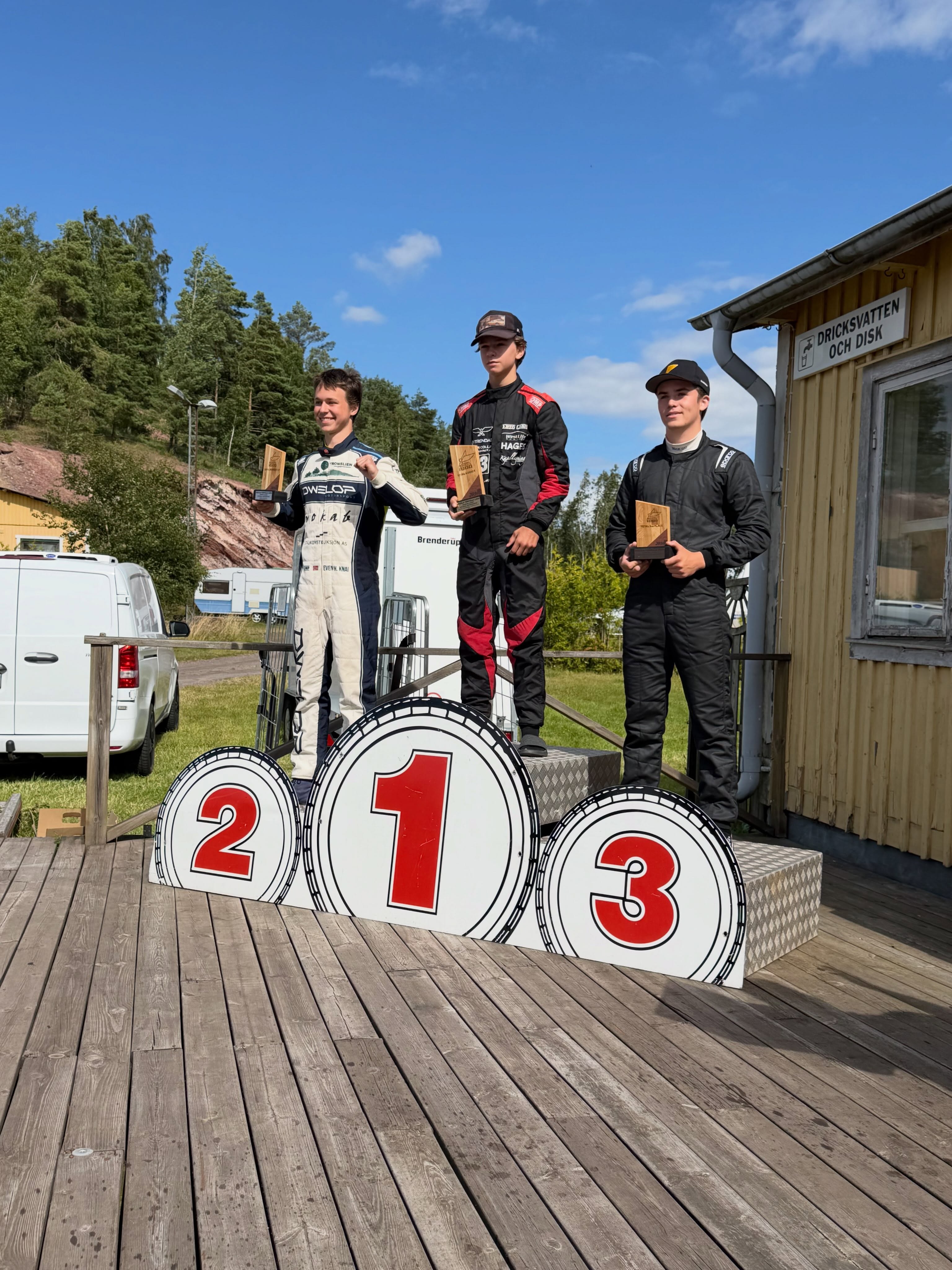 Even Hoff Knai new championship leader in Aquila Formula 1000 after close battle at Kinnekulle Ring